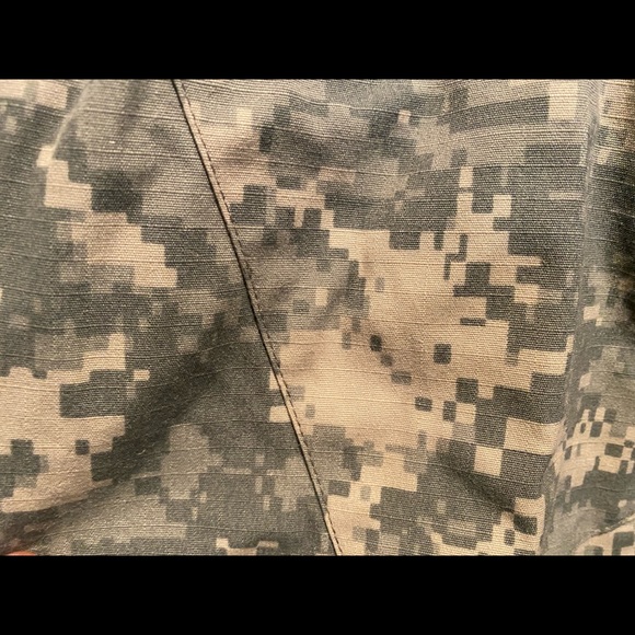 Mens Digital Army pattern light jacket - Picture 2 of 2